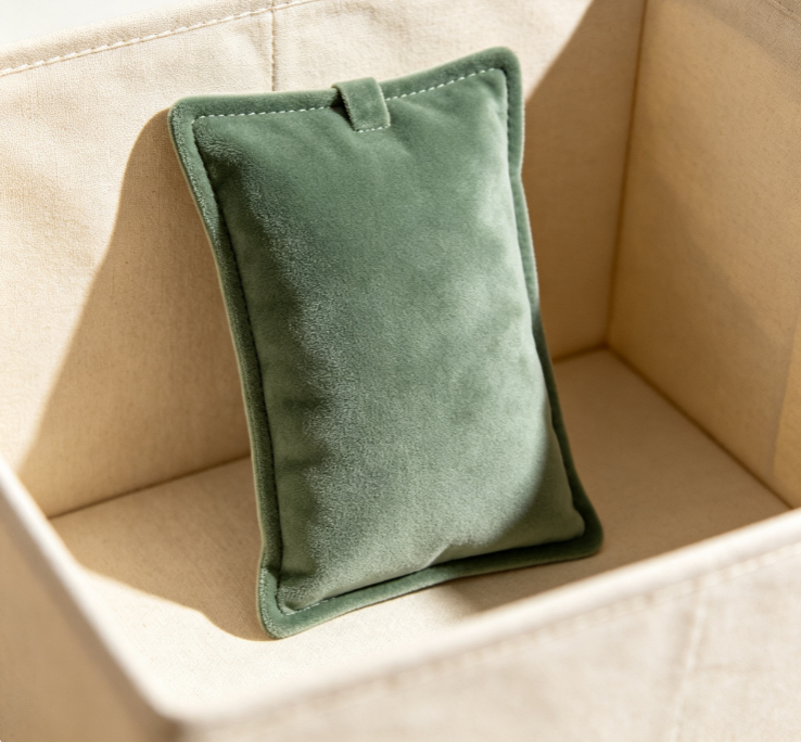 Vintage-Style Velvet Square Sachet – Deodorizing Aromatherapy Bag for Drawers & Storage - Image 2